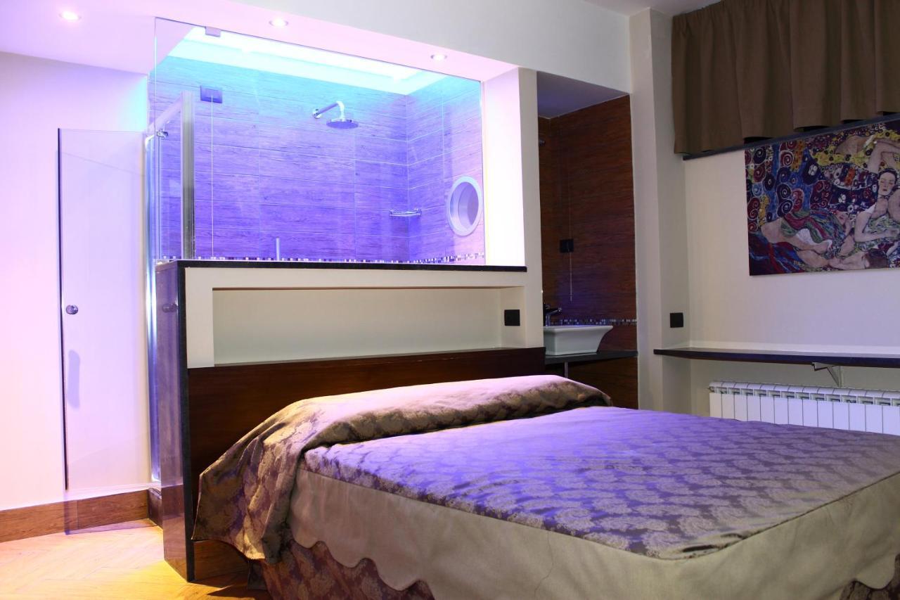 Hotel Kursaal เนเปิลส์ ภายนอก รูปภาพ