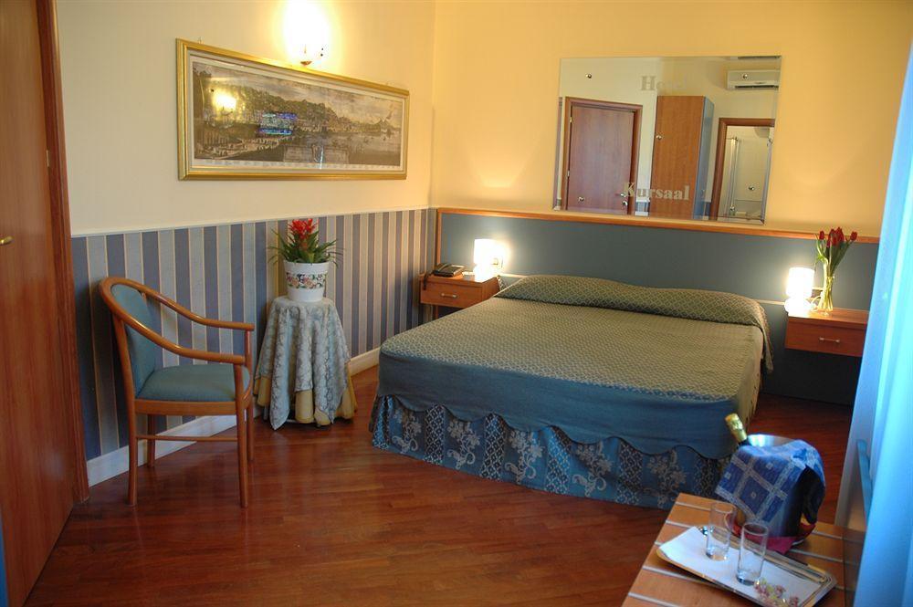 Hotel Kursaal เนเปิลส์ ภายนอก รูปภาพ