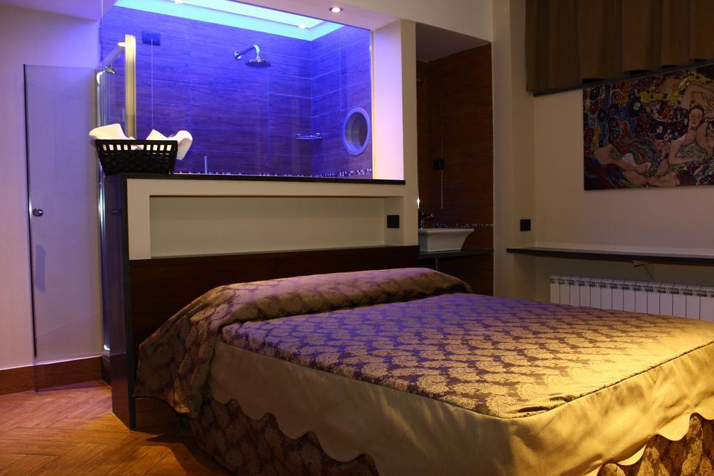 Hotel Kursaal เนเปิลส์ ภายนอก รูปภาพ